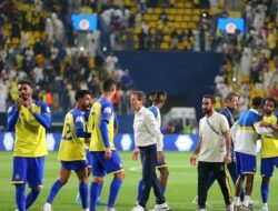 Cristiano-Ronaldo-skor-Al-Nassr-setelah-15-menit-tambahan-AL-Nassr-3-1-AL-Batin Pertandingan AL-Nassr vs AL-Batin diakhiri dengan keributan sebagai pemenang skor Al-Nassr setelah 15 menit tambahan AL-Nassr 3-1 AL-Batin.
