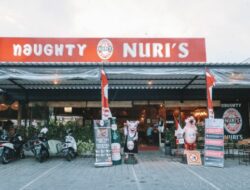 Naughty Nuris Seminyak Area depan Naughty Nuris Seminyak. (by dailyvoyagers.com)