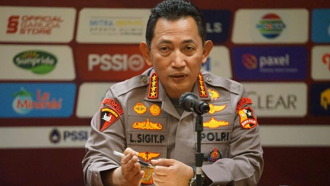 Kapolri Jenderal Listyo Sigit Prabowo memerintahkan penindakan tegas kepada para anggota yang terjaring OTT 'jual beli' penerimaan Bintara di Polda Jateng. (Dok. PSSI)